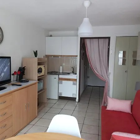 Apartment Charmant Studio *